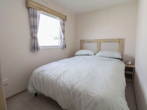 3 bedrooms, individually decorated, individually furnished, free WiFi - Herrylock (Rhyl)