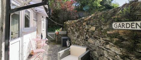 Cottage | Outdoor dining