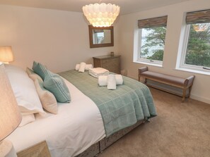 2 bedrooms, individually decorated, individually furnished, free WiFi