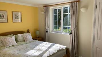 2 bedrooms, individually decorated, individually furnished, free WiFi