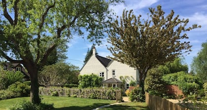 October House Holiday Cabin