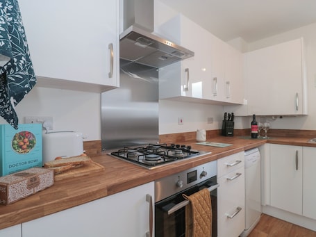 冰箱、洗碗机、电热水壶、烤面包机