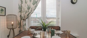 Cotswold Outlet Coach House