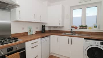 Fridge, dishwasher, electric kettle, toaster