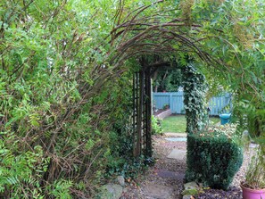 Property grounds - Gort Farm Cottage (Carrick-on-Shannon)