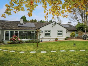 Property grounds - Gort Farm Cottage (Carrick-on-Shannon)