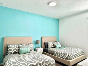 3 dormitorios, tabla de planchar con plancha, cuna de viaje y wifi