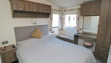 2 bedrooms, individually decorated, individually furnished, free WiFi