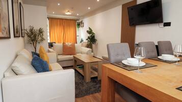 Cottage | Dining