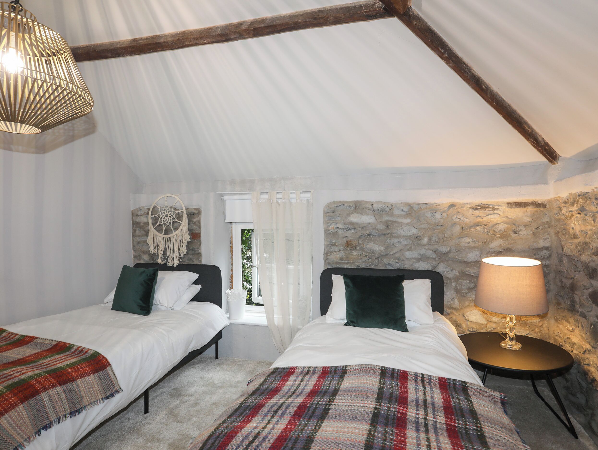 4 bedrooms, individually decorated, individually furnished, free WiFi