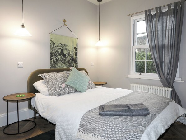 4 bedrooms, individually decorated, individually furnished, free WiFi