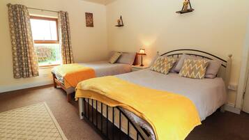 4 bedrooms, individually decorated, individually furnished, free WiFi