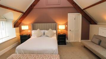 5 bedrooms, individually decorated, individually furnished, free WiFi