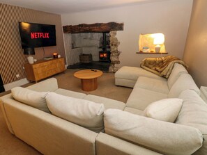 Living area - Norchard Farm House (Tenby)