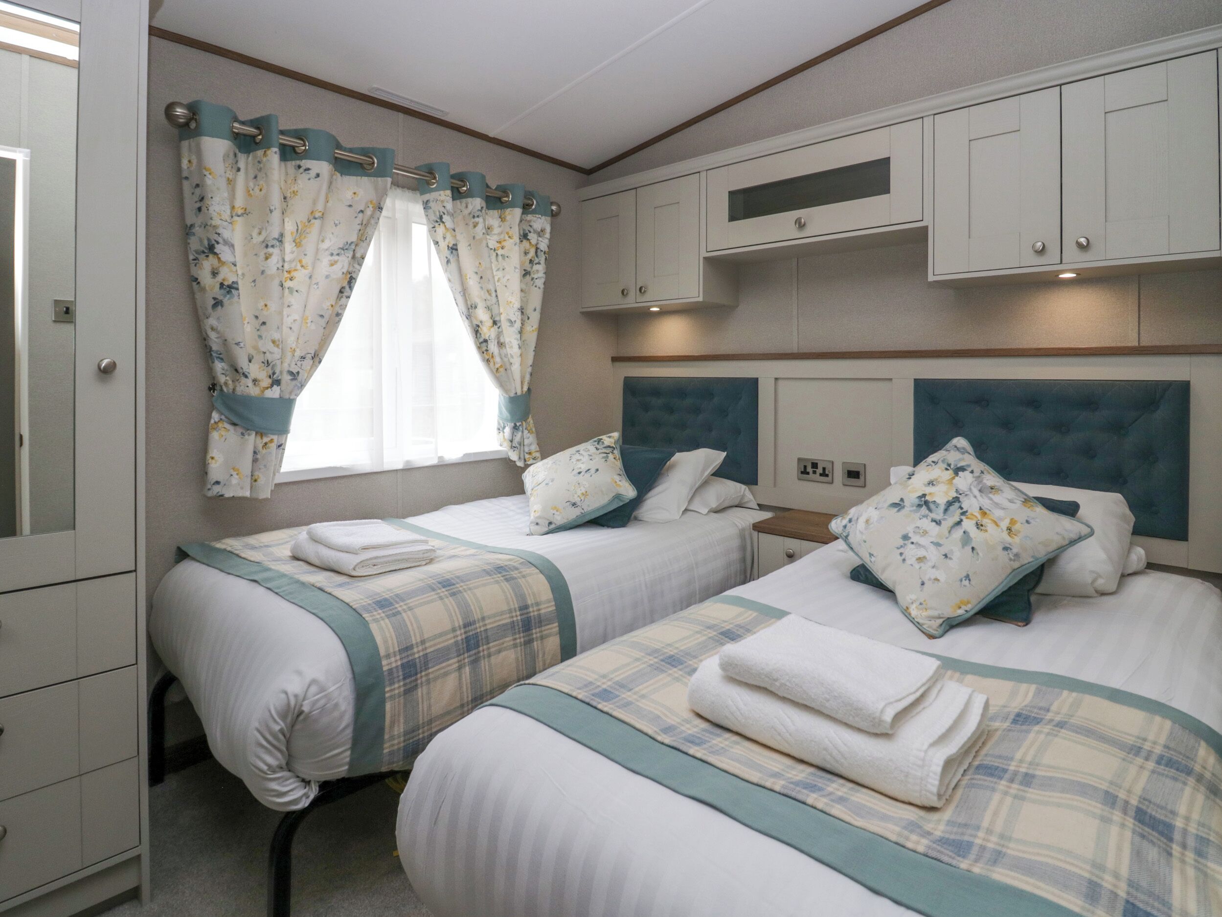 2 camere, con stile personalizzato, con arredamento individuale