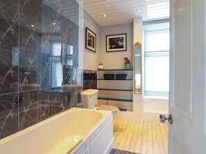 Shower - Hendre (Blaenau Ffestiniog)
