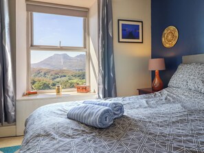 3 bedrooms, individually decorated, individually furnished, desk - Hendre (Blaenau Ffestiniog)