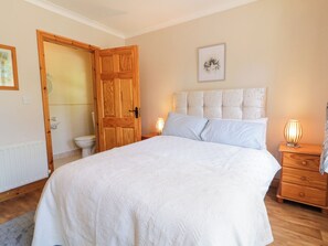 Cottage | 5 bedrooms, individually decorated, individually furnished, free WiFi