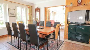 Cottage | Dining