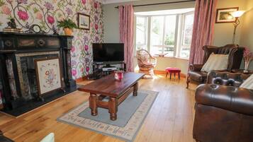 Cottage | Living area