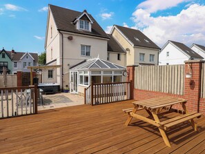 Cottage | Outdoor dining