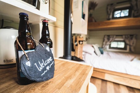 1 多间卧室、特色装修、特色家居