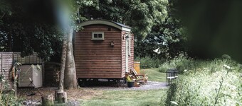 Little Otchan Shepherd's Hut