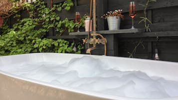 Cottage | Property grounds