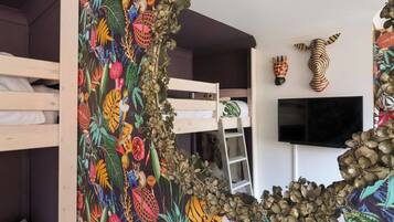 3 bedrooms, individually decorated, individually furnished, free WiFi