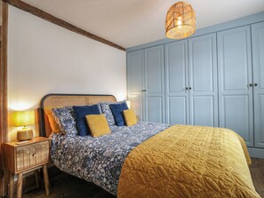 2 bedrooms, individually decorated, individually furnished, free WiFi