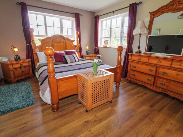 3 bedrooms, individually decorated, individually furnished, free WiFi
