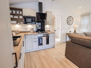 Cottage | Interior - Lakeside Lodge (Preston)