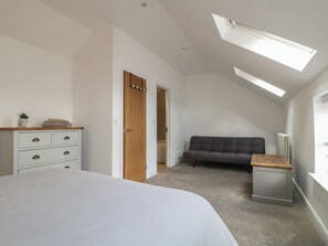 2 bedrooms, individually decorated, individually furnished, free WiFi - Buckingham House (Oakham)