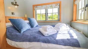 Cottage | 1 bedroom, individually decorated, individually furnished, free WiFi