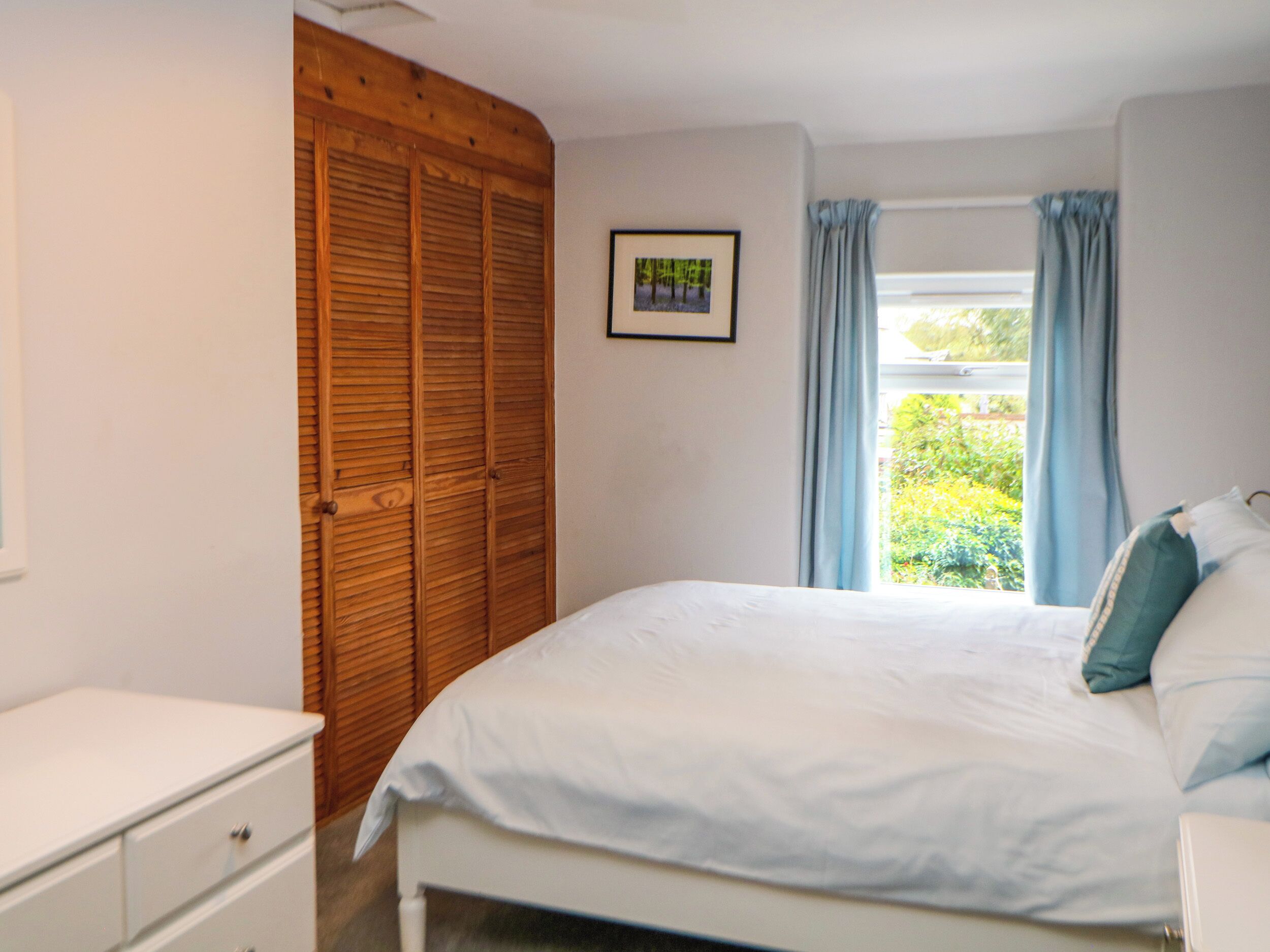 2 bedrooms, individually decorated, individually furnished, free WiFi