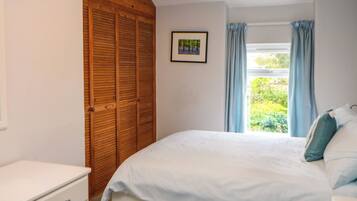 2 bedrooms, individually decorated, individually furnished, free WiFi