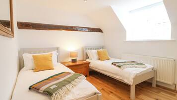 2 bedrooms, individually decorated, individually furnished