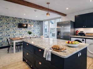 Småhus | Eget kjøkken | Kjøleskap, oppvaskmaskin, vannkoker og brødrister