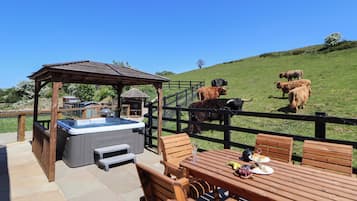 Cottage | Outdoor dining