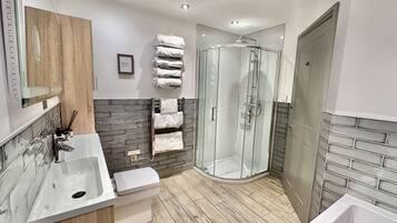 Cottage | Bathroom | Shower