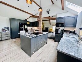 Cottage | Private kitchen | Fridge, dishwasher, electric kettle, toaster