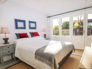 1 bedroom, individually decorated, individually furnished, free WiFi