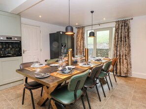 Dining - Hollydale (Leek)