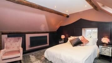 4 bedrooms, individually decorated, individually furnished, free WiFi