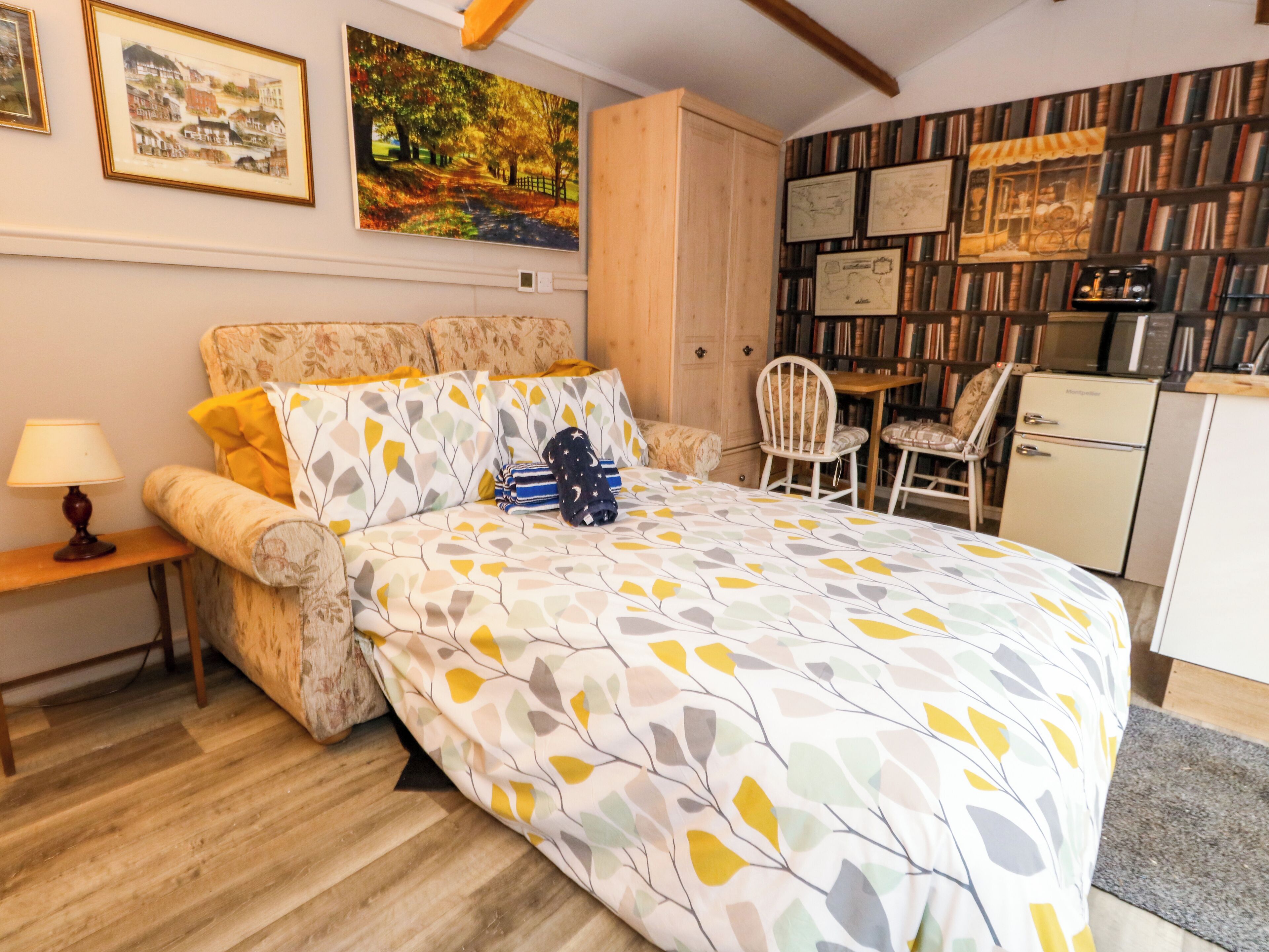 1 bedroom, individually decorated, individually furnished, free WiFi