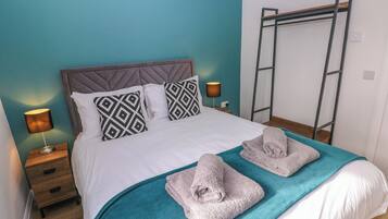 2 bedrooms, individually decorated, individually furnished, free WiFi