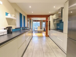 Fridge, dishwasher, electric kettle, toaster - Tealby (Norwich)