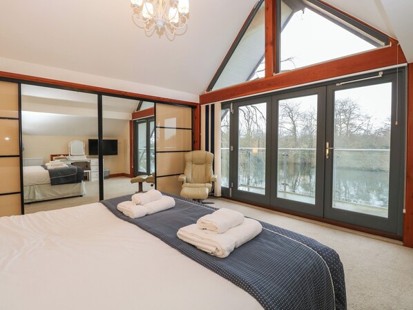 4 bedrooms, individually decorated, individually furnished, free WiFi