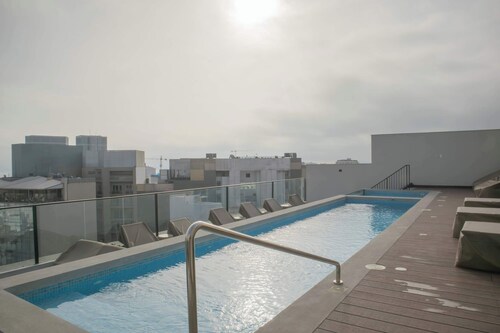 w* | Startling w/Balcony 1BR in Miraflores