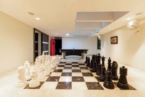 Spielezimmer